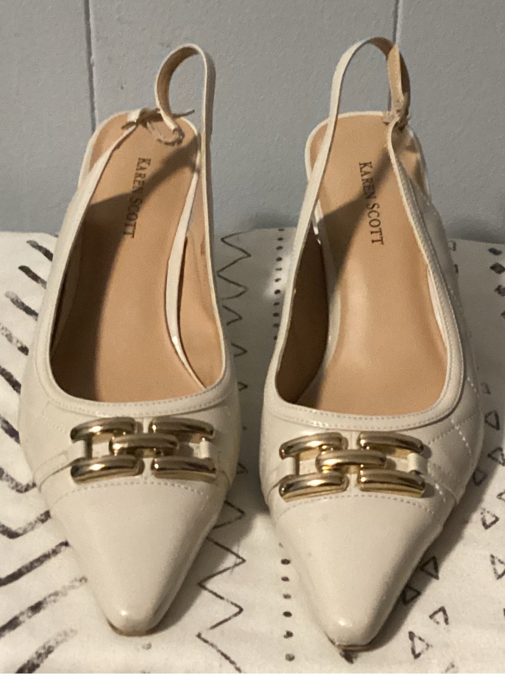 Karen Scott Cream Slingback Kitten heels featuring pointed toes & gold hardware